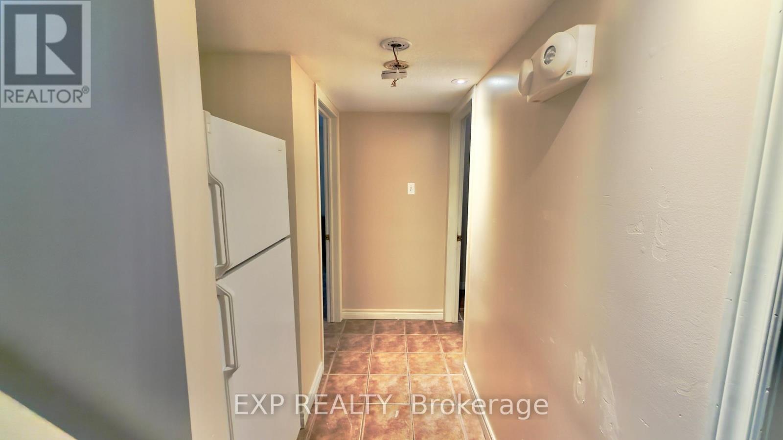 B - 16 Marshall Street, Waterloo, Ontario  N2J 2T2 - Photo 16 - X12885550