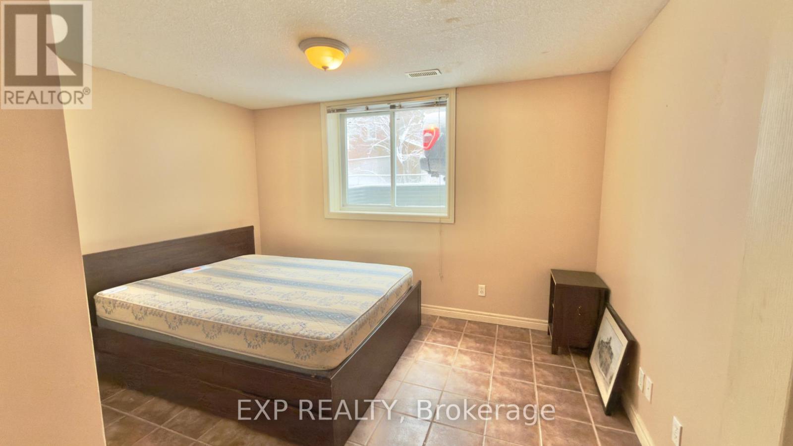 B - 16 Marshall Street, Waterloo, Ontario  N2J 2T2 - Photo 17 - X12885550