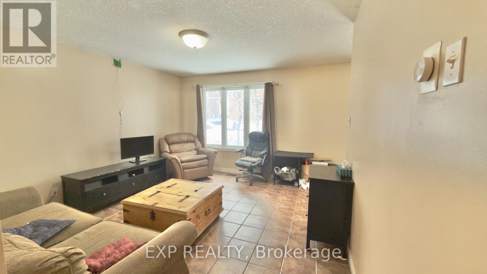 B - 16 Marshall Street, Waterloo, Ontario  N2J 2T2 - Photo 9 - X12885550