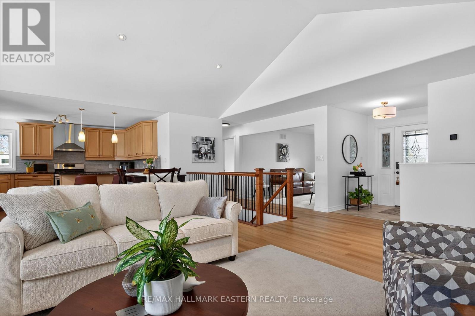 120 Victoria Drive, Kawartha Lakes, Ontario  K0M 1G0 - Photo 9 - X12885570