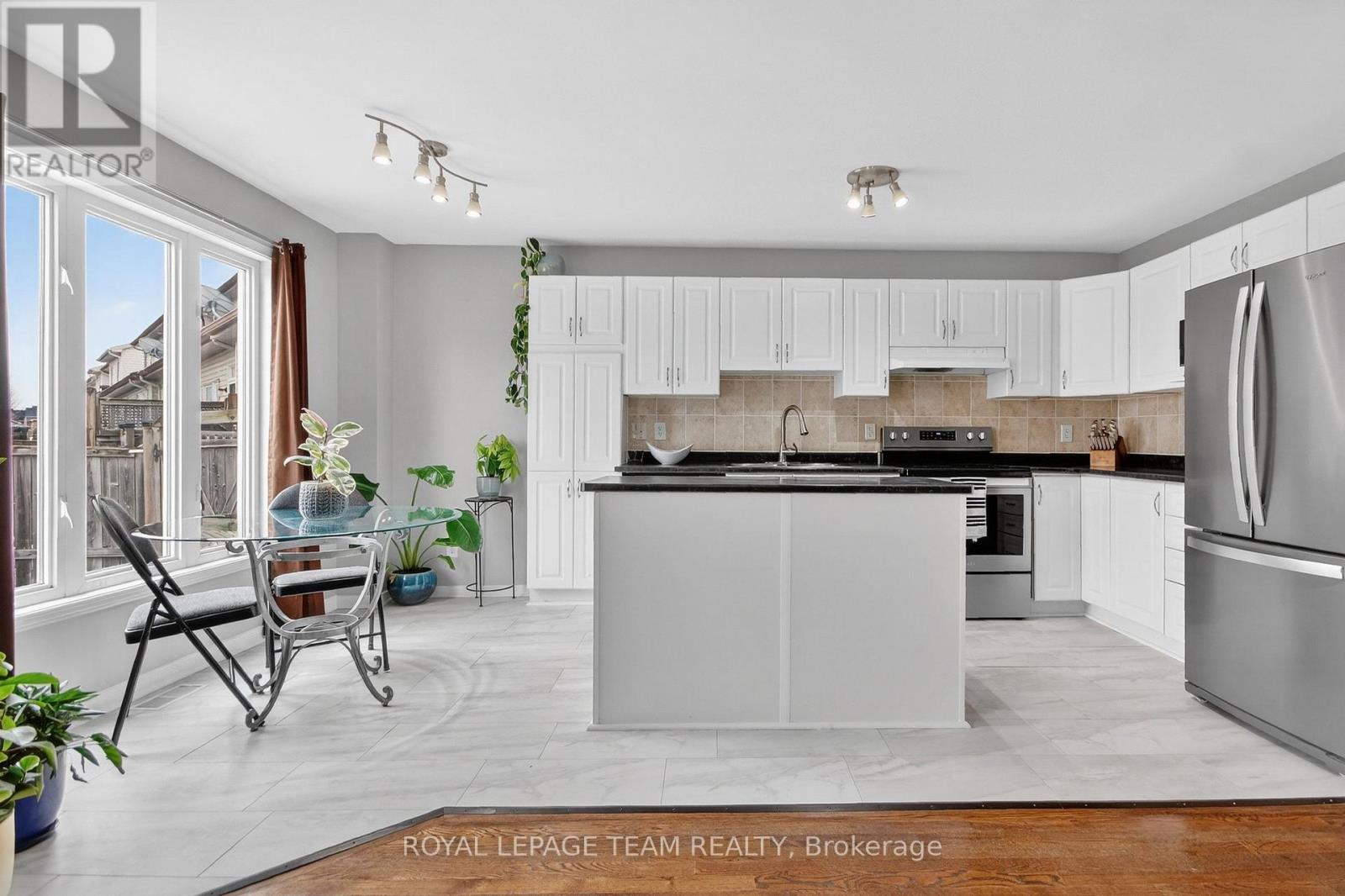 353 Brigitta Street, Ottawa, Ontario  K2S 0H9 - Photo 12 - X12885594