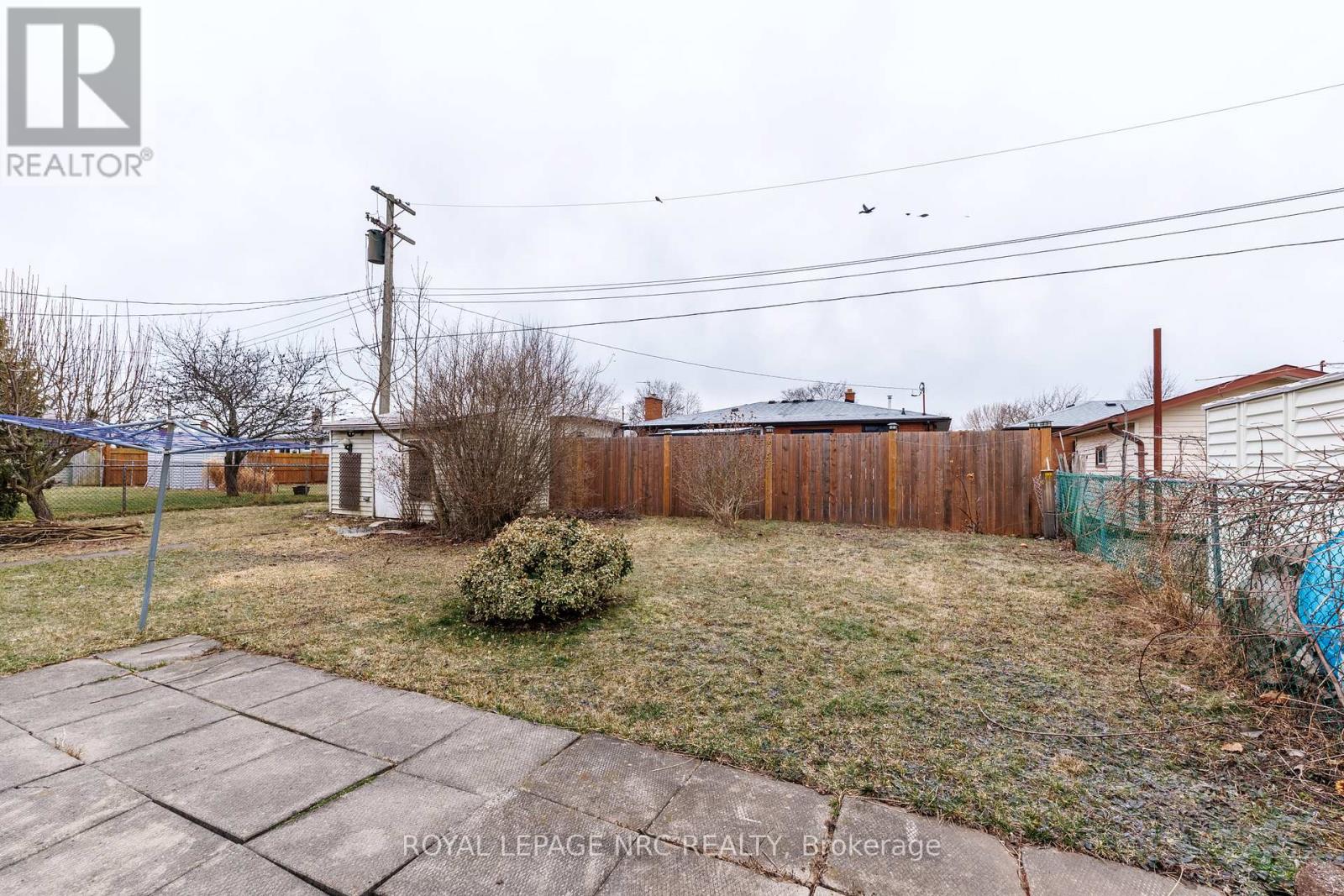 33 Strathmore Crescent, Welland, Ontario  L3B 1B8 - Photo 6 - X12885584