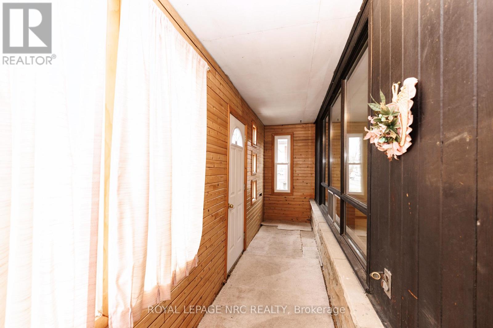 33 Strathmore Crescent, Welland, Ontario  L3B 1B8 - Photo 7 - X12885584