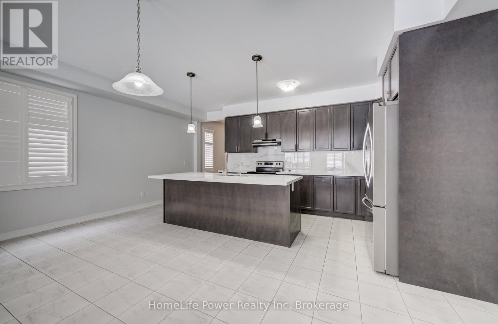 56 Reistwood Drive, Kitchener, Ontario  N2R 0N8 - Photo 10 - X12885592