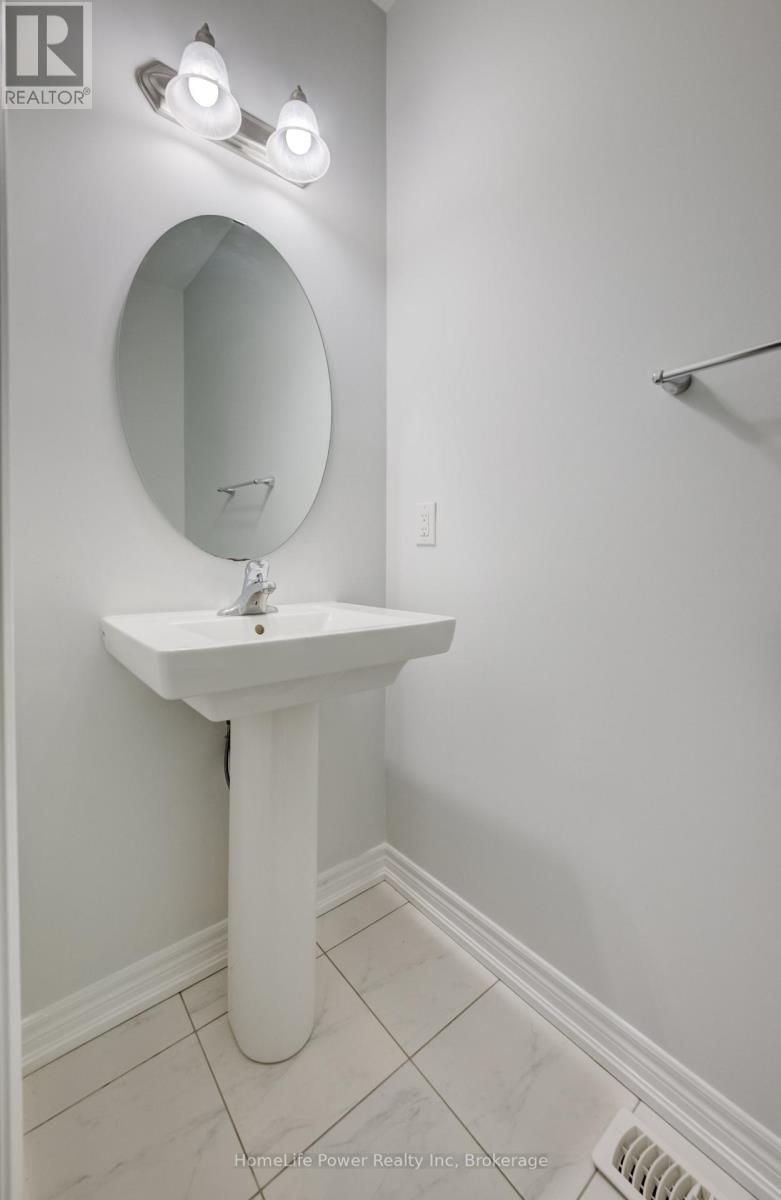 56 Reistwood Drive, Kitchener, Ontario  N2R 0N8 - Photo 18 - X12885592