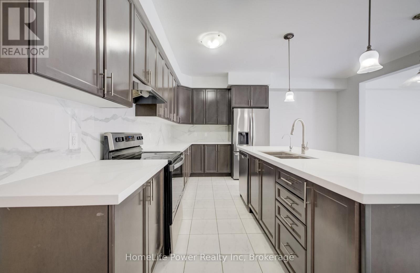 56 Reistwood Drive, Kitchener, Ontario  N2R 0N8 - Photo 7 - X12885592