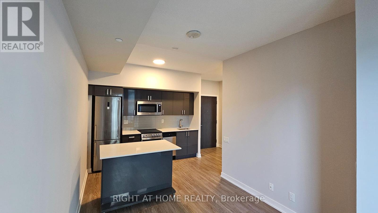 728 - 38 Monte Kwinter Court, Toronto, Ontario M3H 0E2 - Photo 3 - C12885574