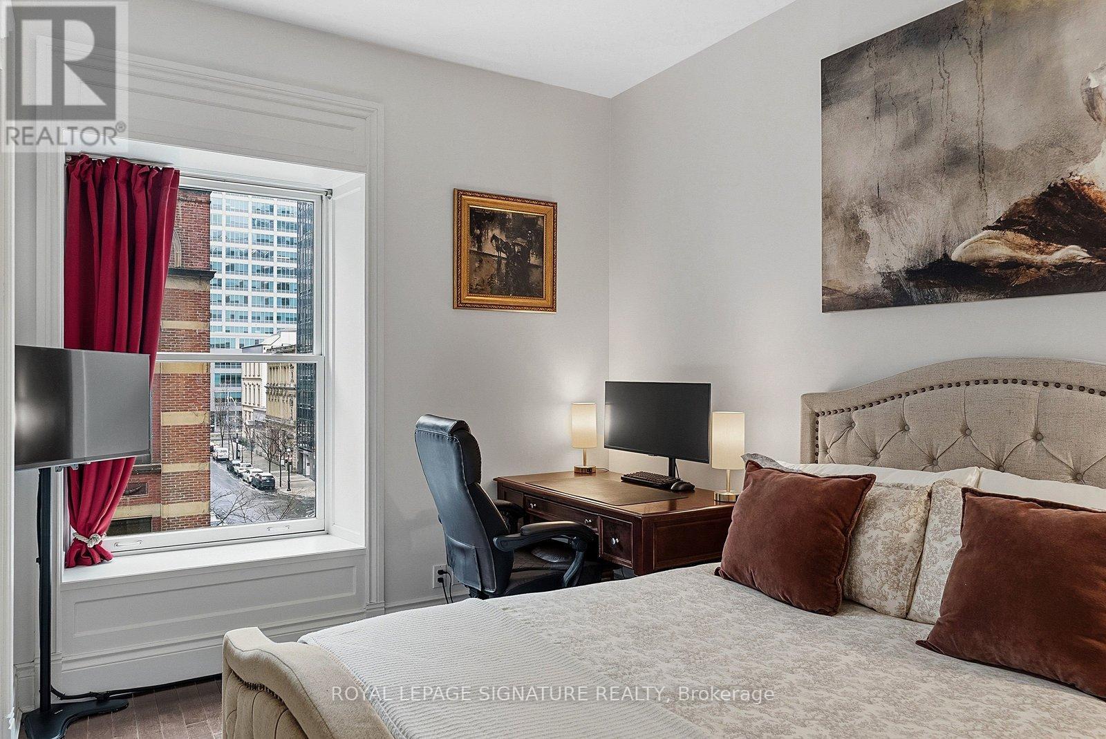 339 - 22 Leader Lane, Toronto, Ontario  M5E 0B2 - Photo 17 - C12885606