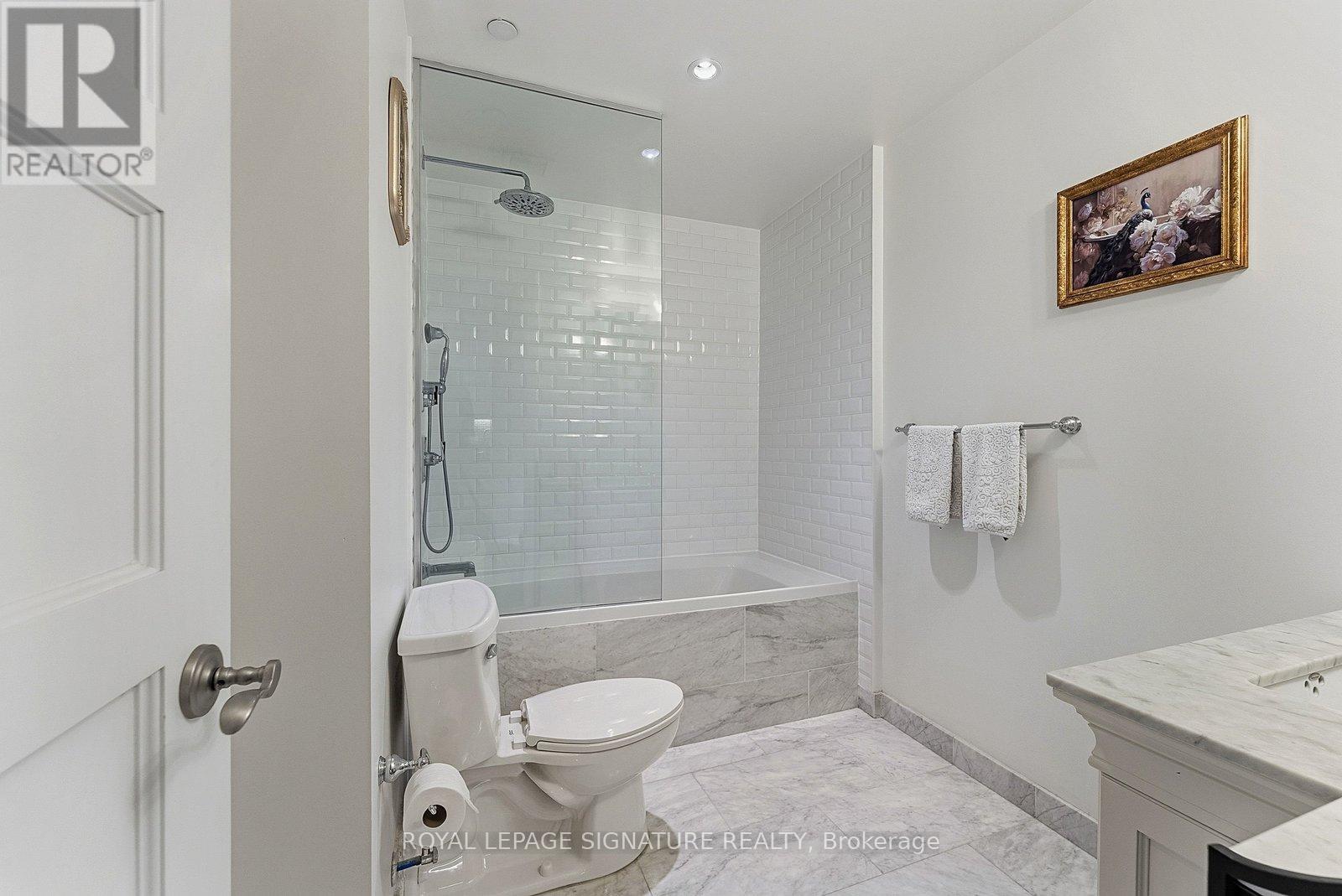 339 - 22 Leader Lane, Toronto, Ontario  M5E 0B2 - Photo 23 - C12885606