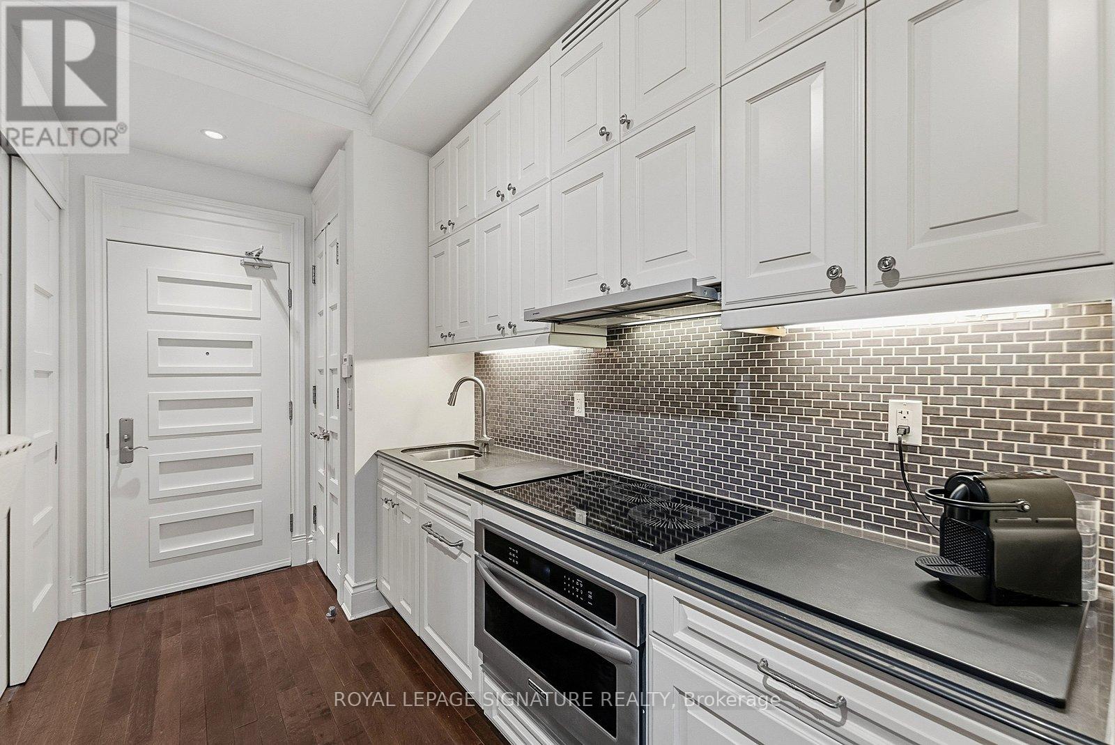 339 - 22 Leader Lane, Toronto, Ontario  M5E 0B2 - Photo 5 - C12885606