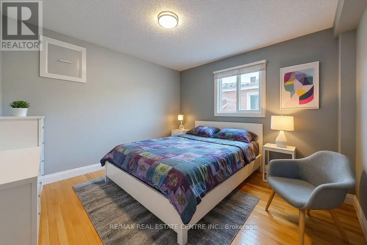 4322 Waterford Crescent, Mississauga, Ontario  L5R 2B3 - Photo 27 - W12858522