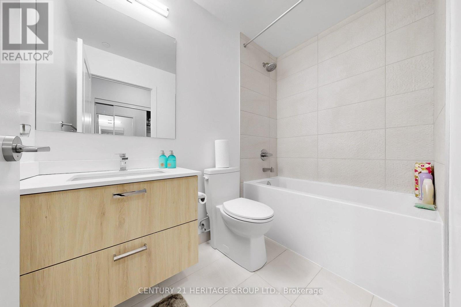 3504 - 30 Upper Mall Way, Vaughan, Ontario  L4J 0L7 - Photo 12 - N12885580