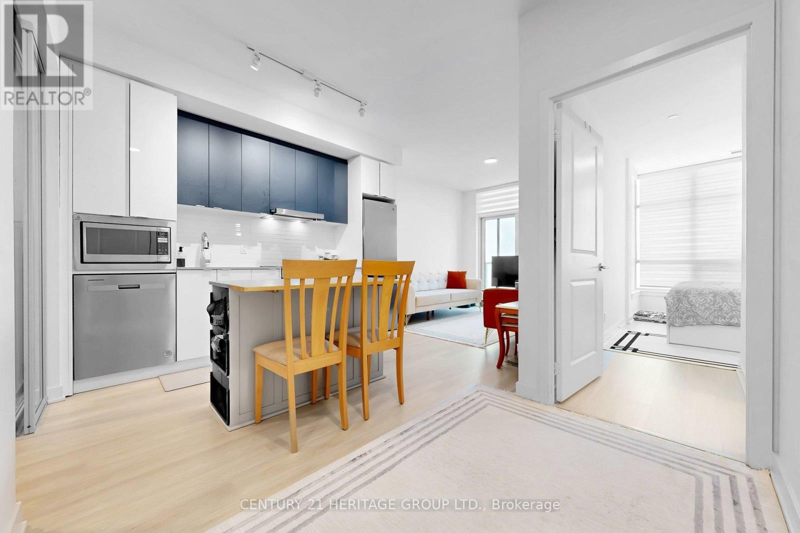 3504 - 30 Upper Mall Way, Vaughan, Ontario  L4J 0L7 - Photo 13 - N12885580