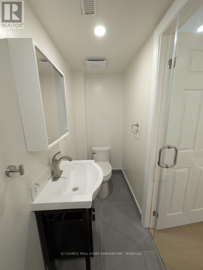 Lower - 31 Pietro Drive, Vaughan (Vellore Village), Ontario  L6A 3K5 - Photo 12 - N12885610