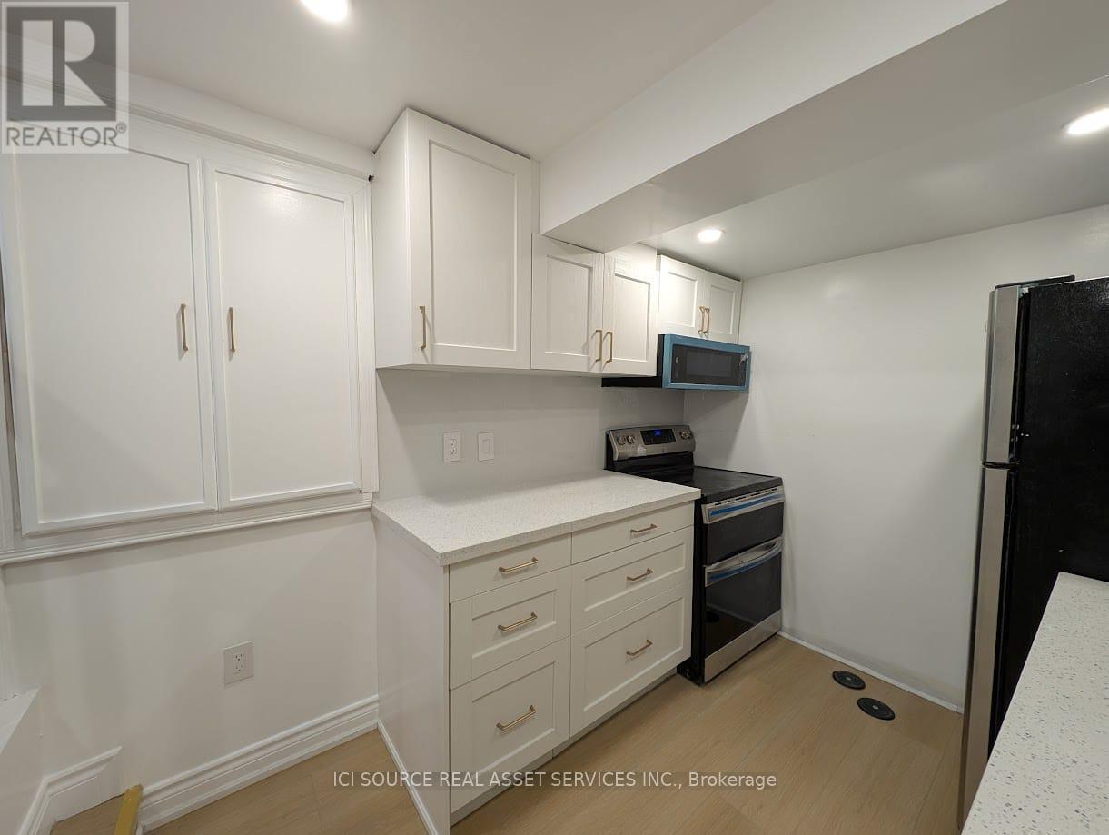 Lower - 31 Pietro Drive, Vaughan (Vellore Village), Ontario  L6A 3K5 - Photo 2 - N12885610