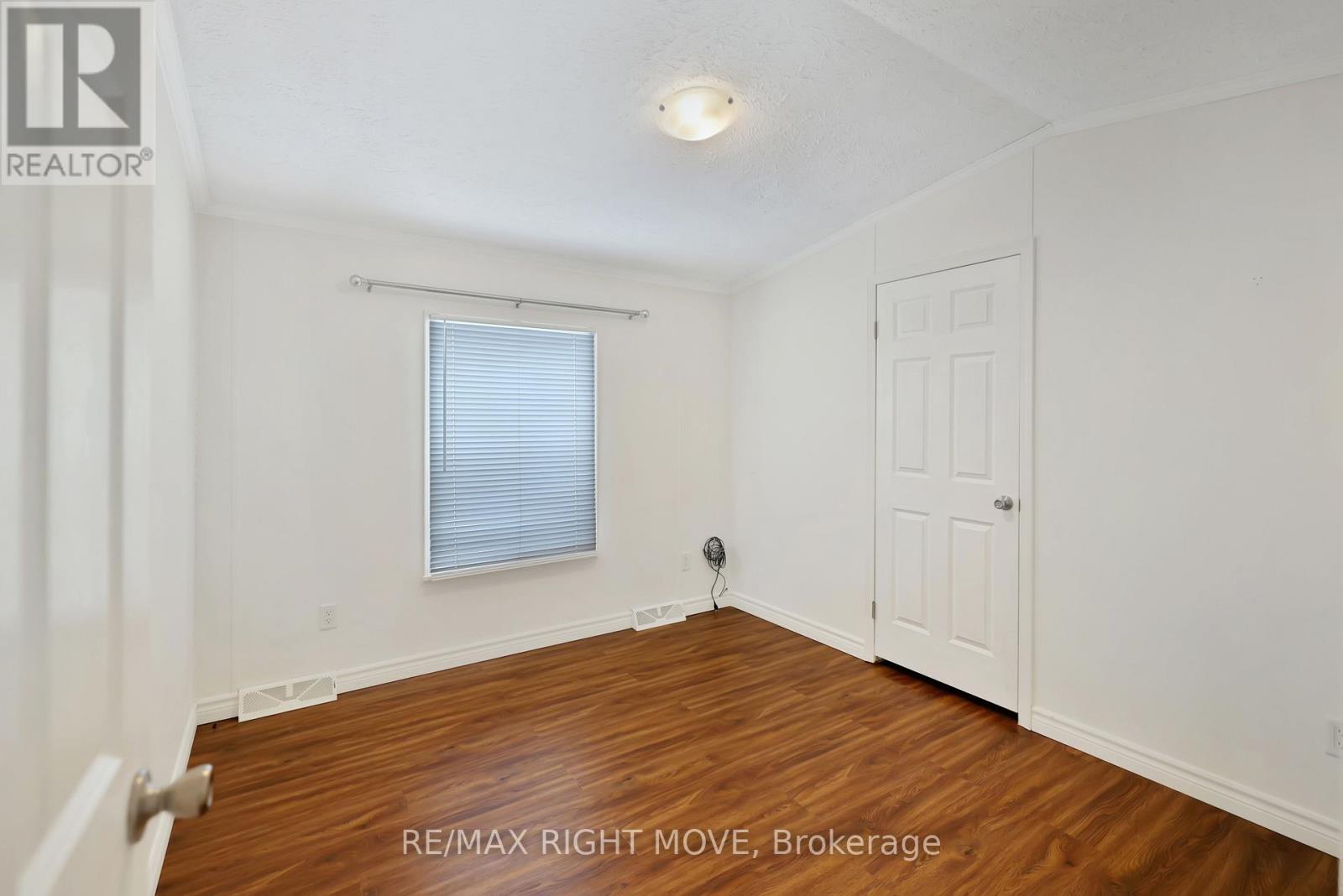 4041 Ash Crescent, Severn, Ontario  L3V 0V1 - Photo 12 - S12885576