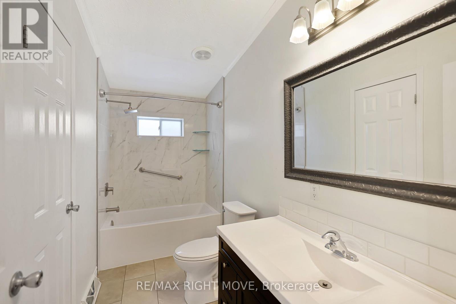 4041 Ash Crescent, Severn, Ontario  L3V 0V1 - Photo 8 - S12885576