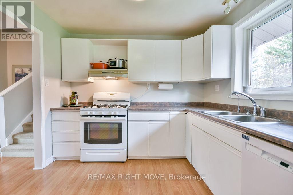 3811 Leo Crescent, Ramara, Ontario  L3V 0L1 - Photo 12 - S12885608