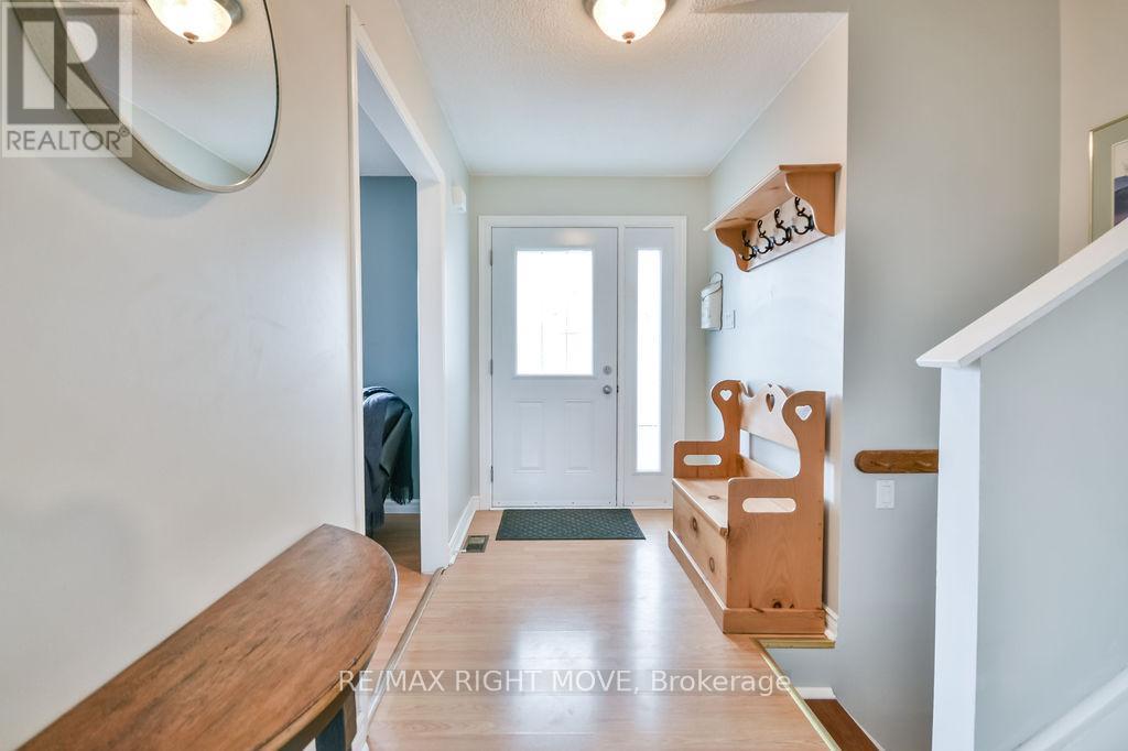 3811 Leo Crescent, Ramara, Ontario  L3V 0L1 - Photo 3 - S12885608