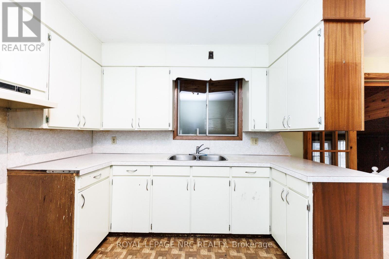 33 Strathmore Crescent, Welland, Ontario  L3B 1B8 - Photo 14 - X12885584