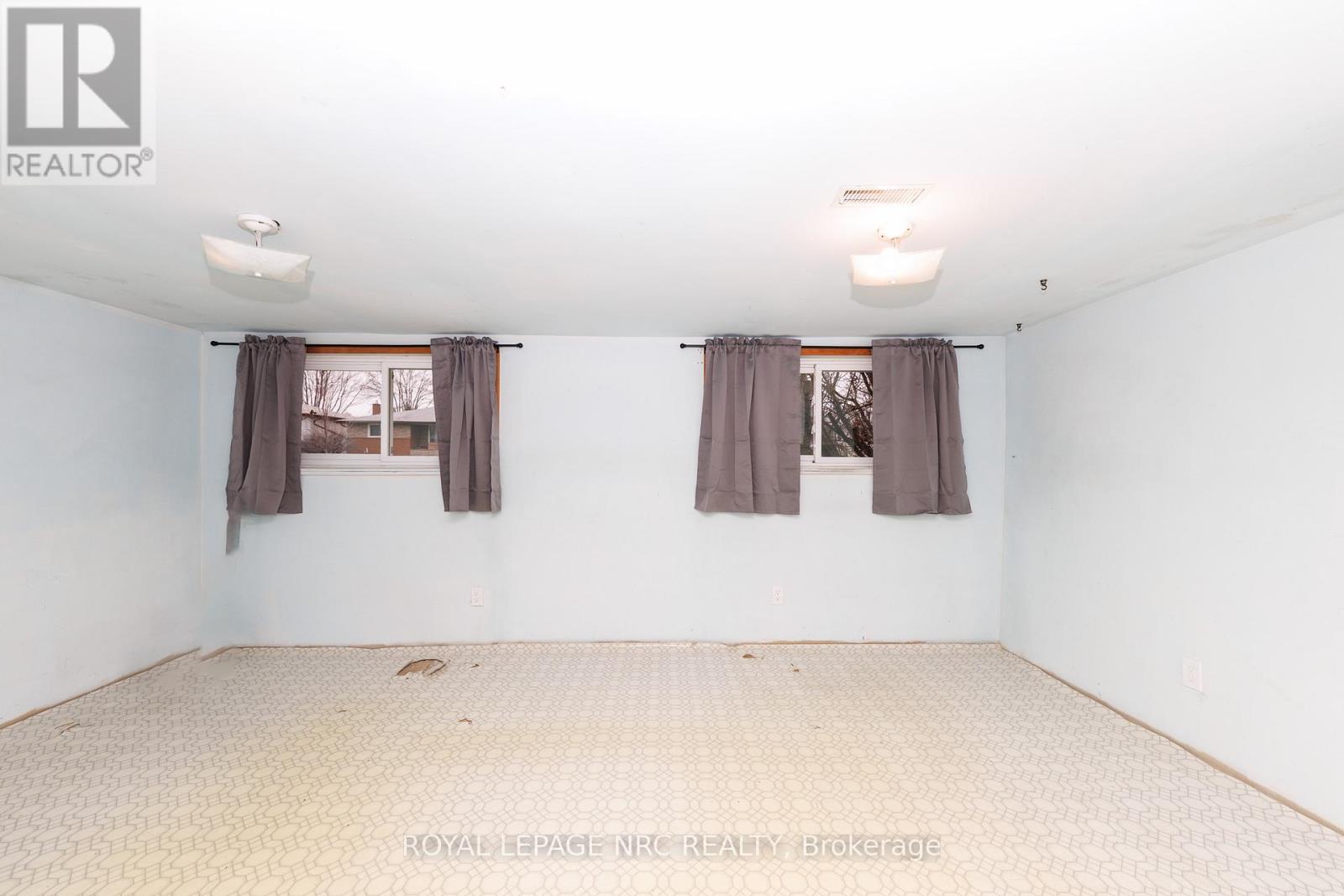 33 Strathmore Crescent, Welland, Ontario  L3B 1B8 - Photo 34 - X12885584