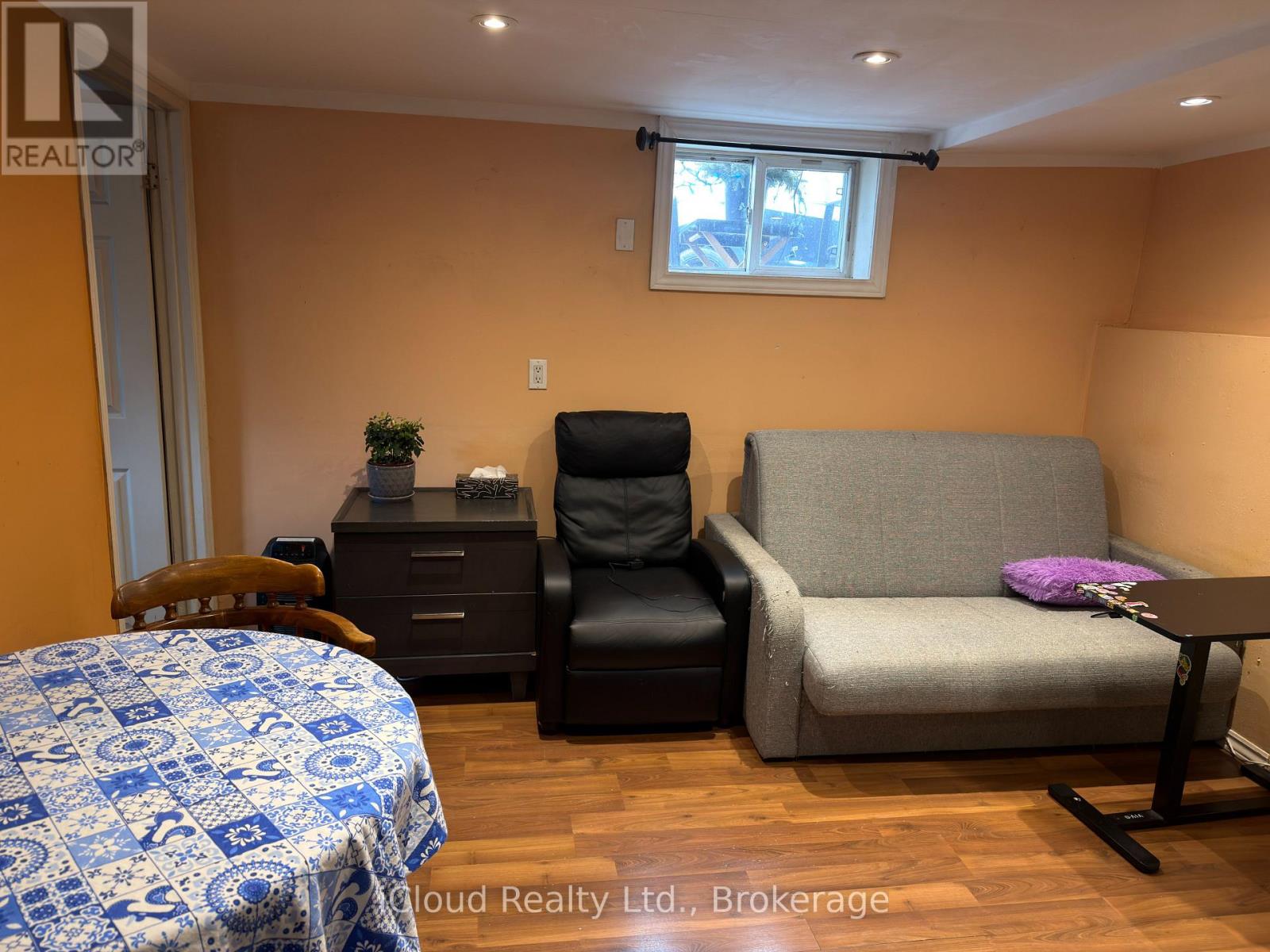 3587 Ashcroft Crescent, Mississauga, Ontario  L5C 2E6 - Photo 7 - W12885558