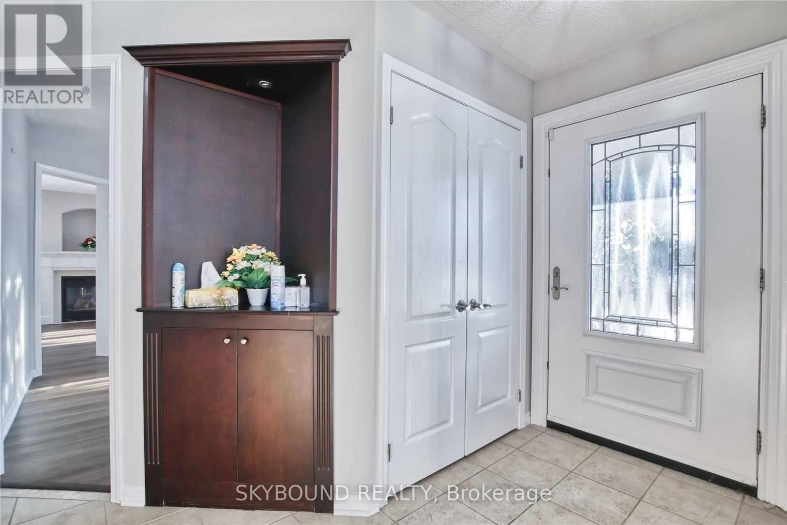 1 Springhurst Avenue, Brampton, Ontario  L7A 1P6 - Photo 4 - W12885588