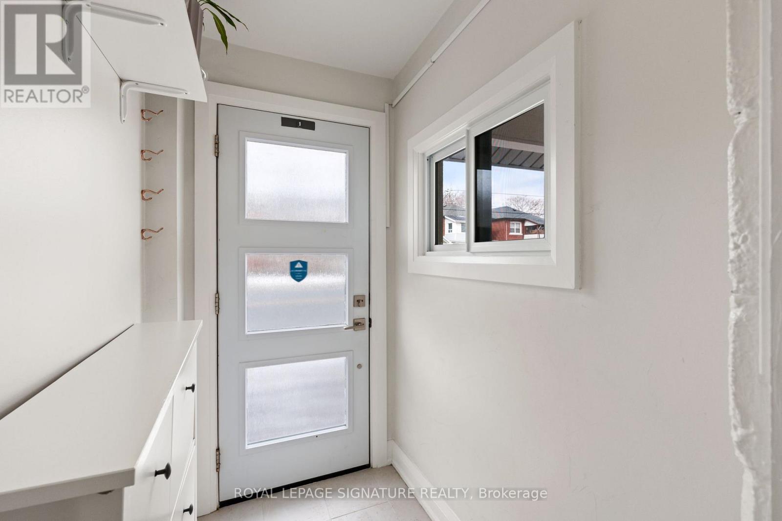 493 Jane Street, Toronto, Ontario  M6S 4A1 - Photo 3 - W12885604