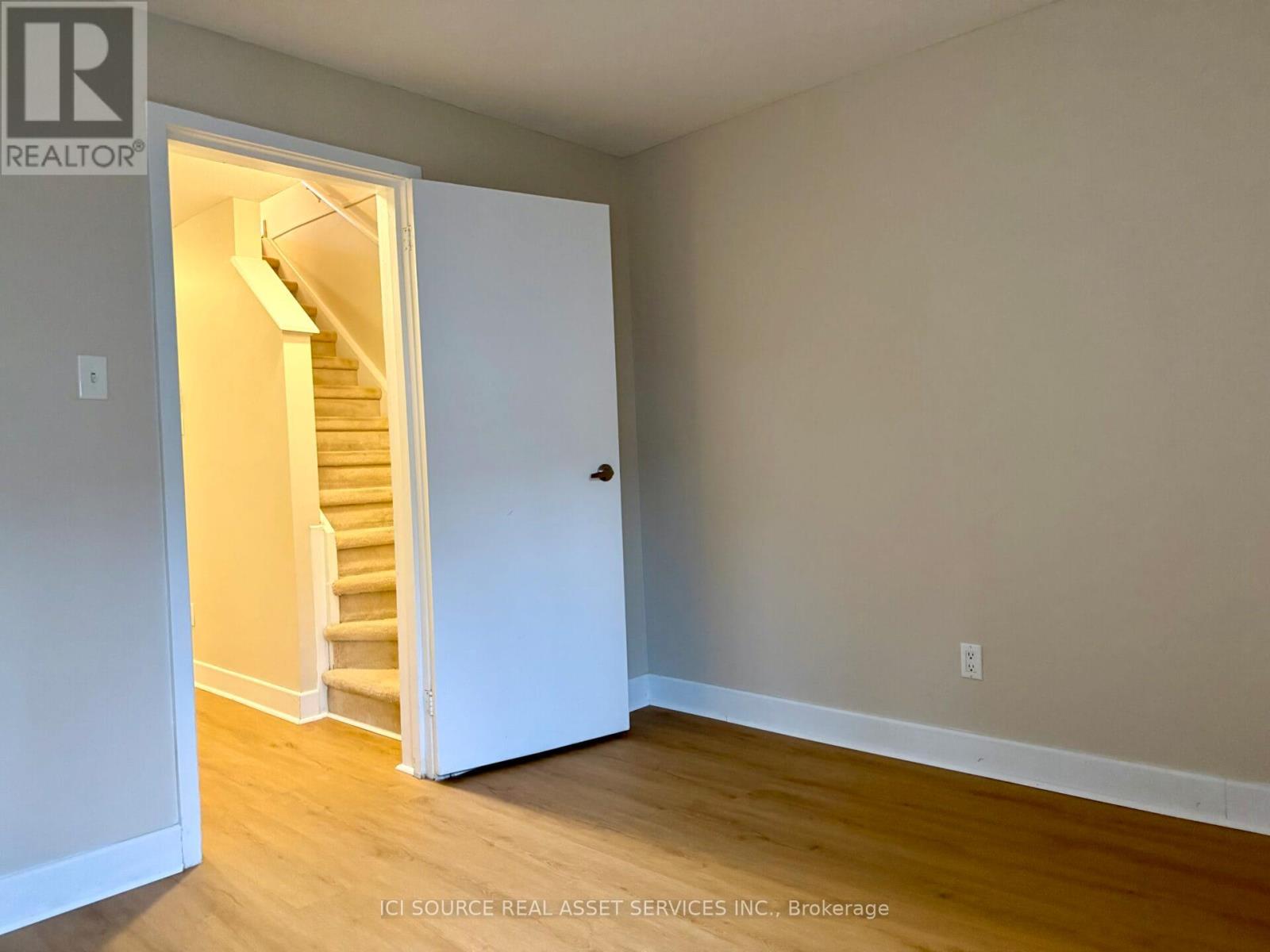 8 Blue Moon Private, Ottawa, Ontario  K1K 4K6 - Photo 15 - X12885572