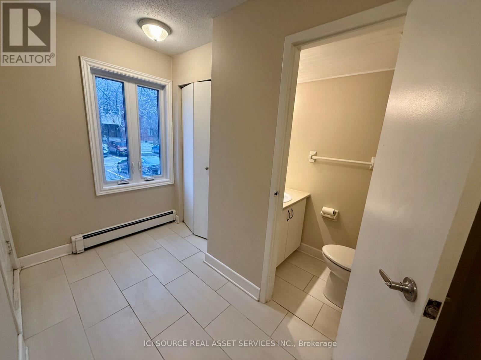 8 Blue Moon Private, Ottawa, Ontario  K1K 4K6 - Photo 5 - X12885572