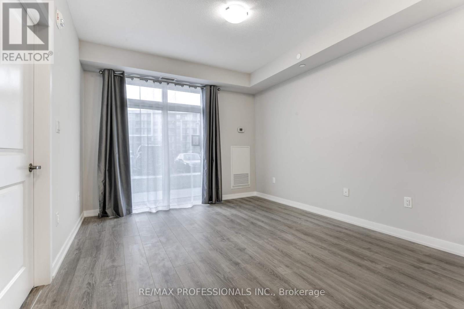 124 - 101 Shoreview Place, Hamilton, Ontario  L8E 0K2 - Photo 10 - X12885582