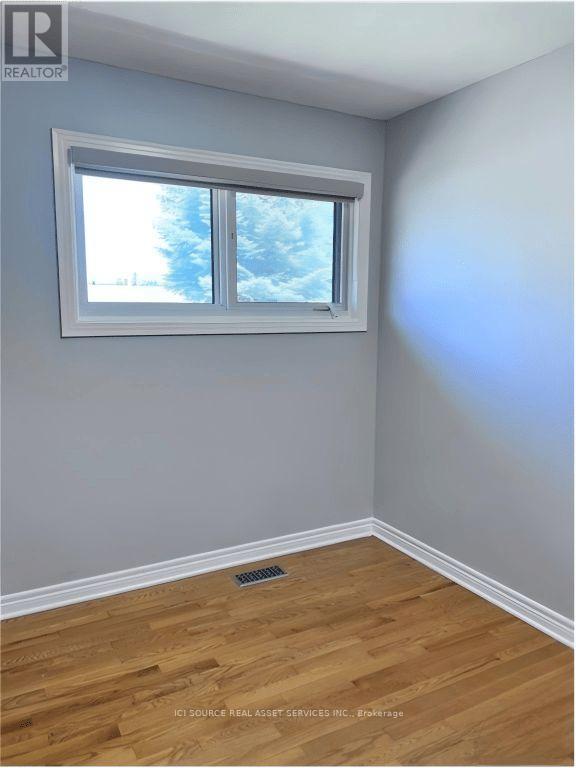 8 Vanson Avenue, Ottawa, Ontario  K2E 6A8 - Photo 13 - X12885596