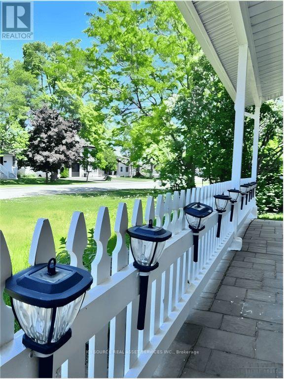 8 Vanson Avenue, Ottawa, Ontario  K2E 6A8 - Photo 2 - X12885596