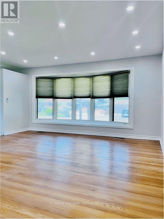 8 Vanson Avenue, Ottawa, Ontario  K2E 6A8 - Photo 5 - X12885596