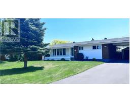 8 VANSON AVENUE, Ottawa, Ontario