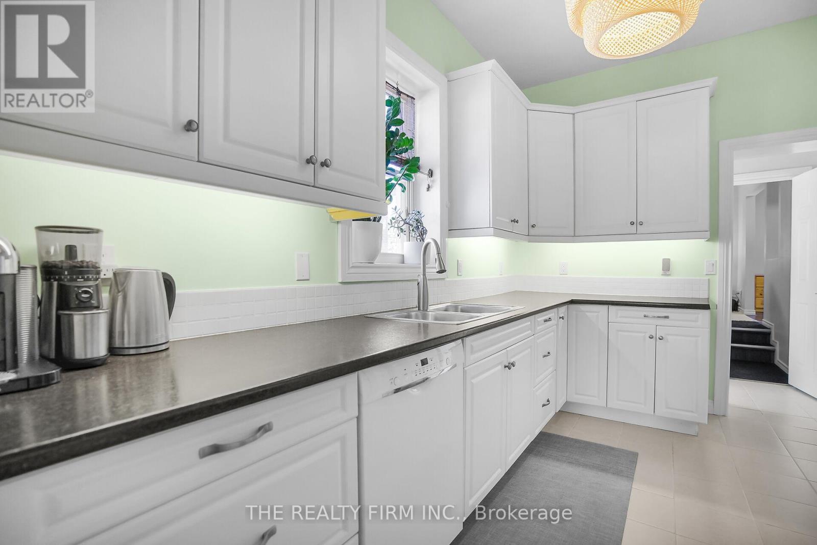 317 Simcoe Street, London East, Ontario  N6B 1J4 - Photo 17 - X12885628