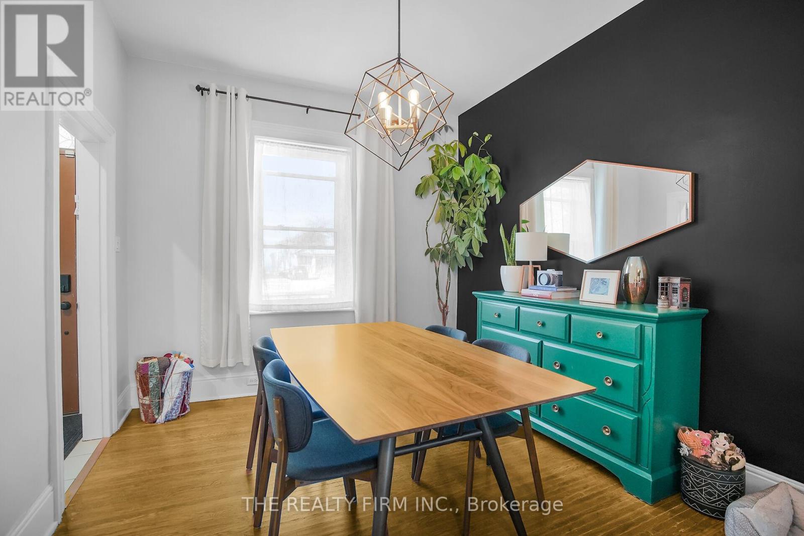 317 Simcoe Street, London East, Ontario  N6B 1J4 - Photo 6 - X12885628