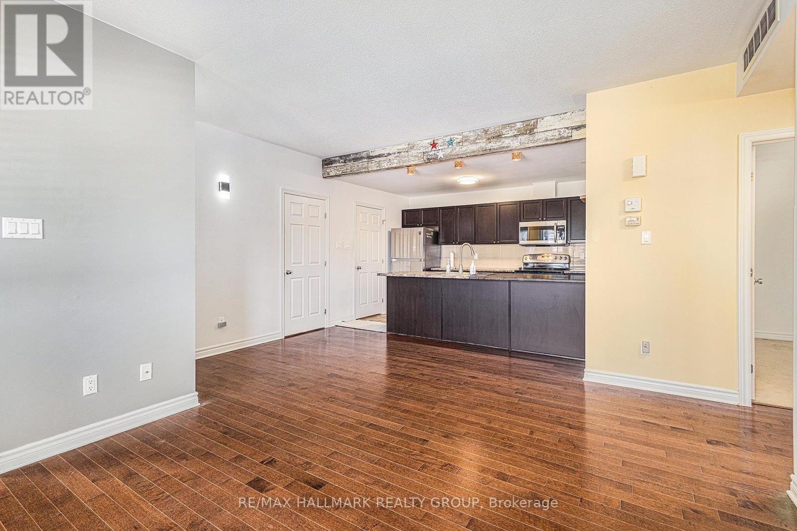 F - 920 White Alder Ave Avenue, Ottawa, Ontario  K1T 0R5 - Photo 3 - X12885634