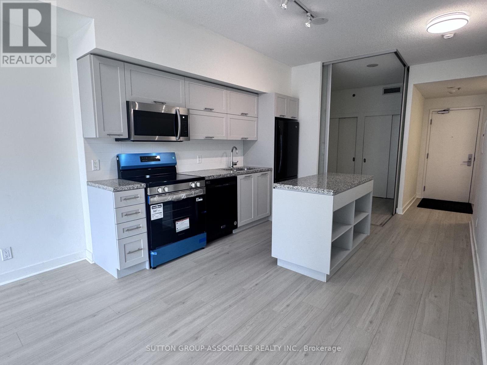 730 - 21 NELSON STREET, Toronto, Ontario