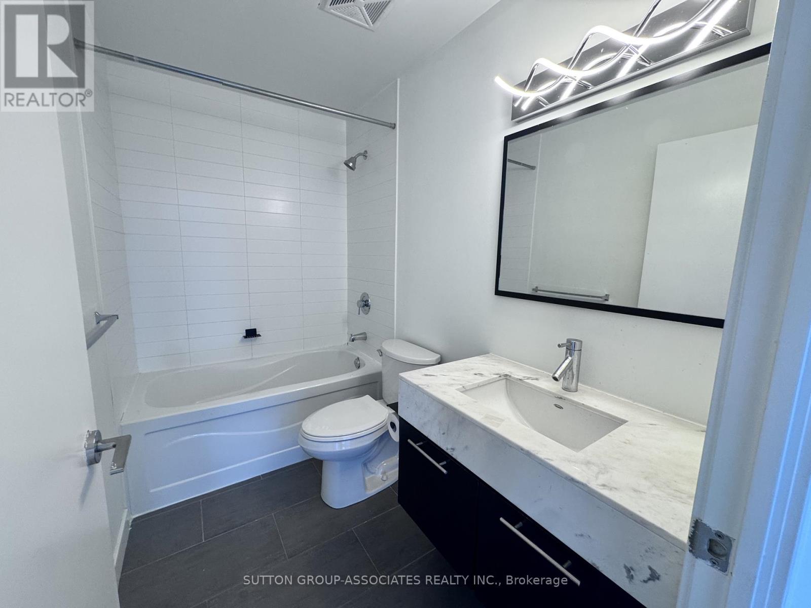 730 - 21 Nelson Street, Toronto, Ontario  M5V 3H9 - Photo 8 - C12885616