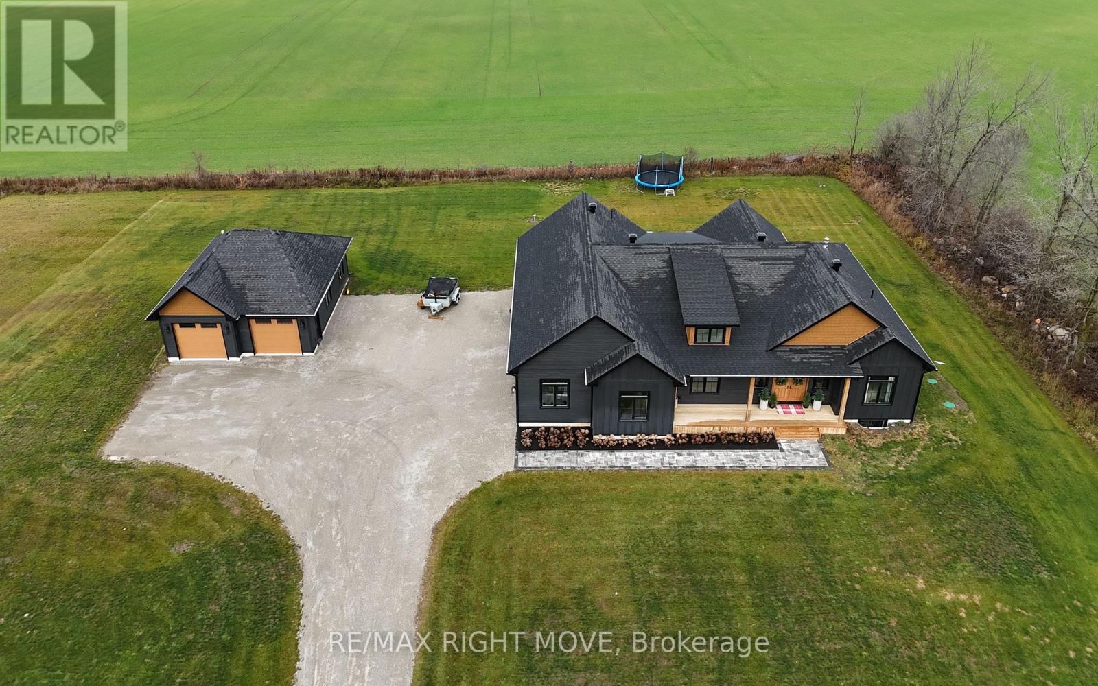 1366 CAMBRIAN ROAD, Severn, Ontario