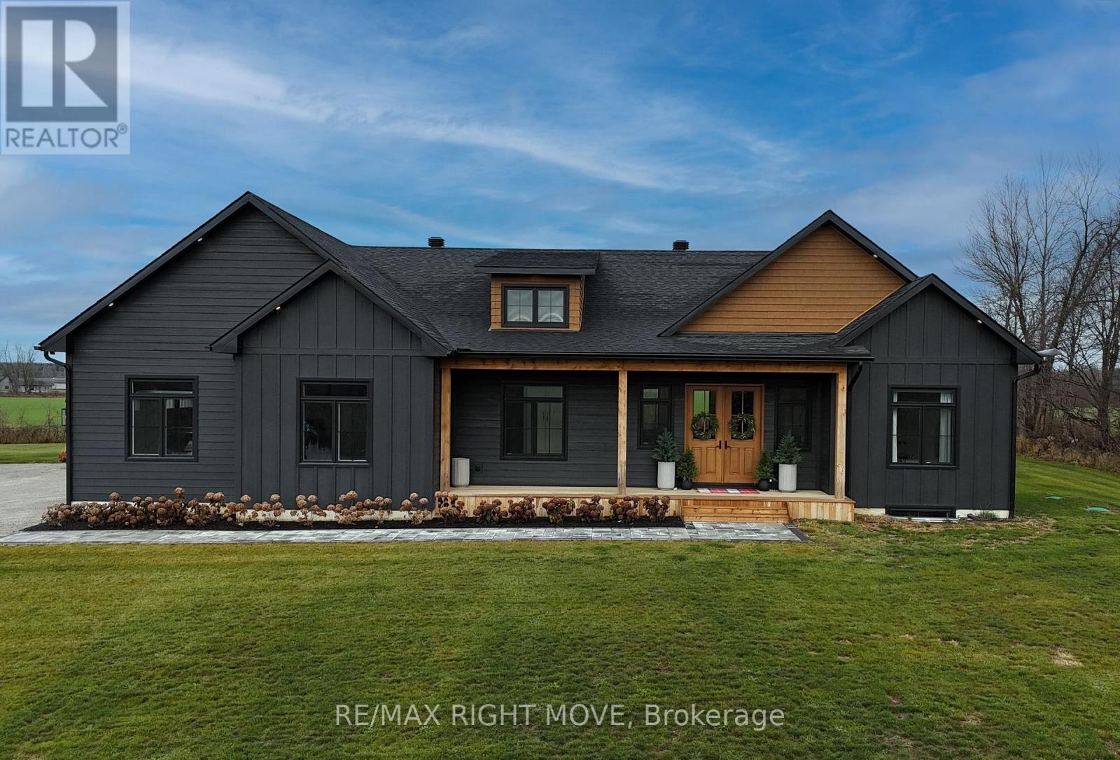 1366 Cambrian Road, Severn, Ontario  L3V 0W5 - Photo 2 - S12885636