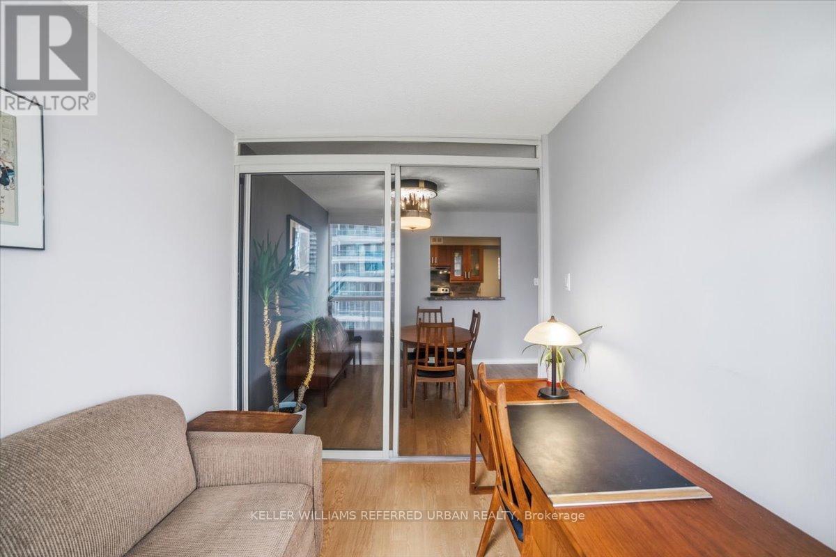 910 - 55 Elm Drive W, Mississauga, Ontario  L5B 3Z3 - Photo 12 - W12885612