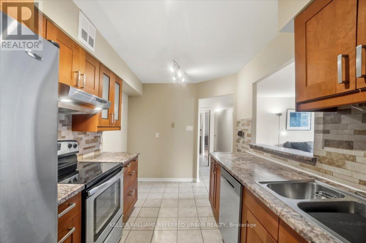 910 - 55 Elm Drive W, Mississauga, Ontario  L5B 3Z3 - Photo 14 - W12885612