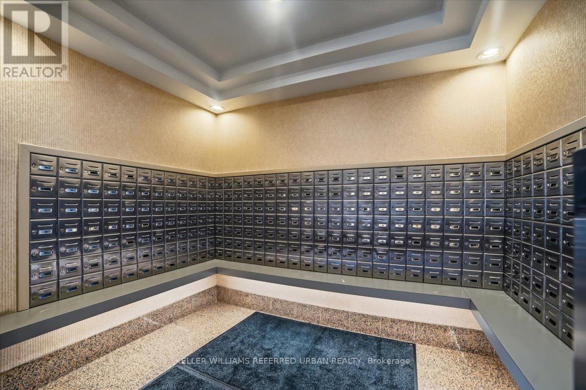 910 - 55 Elm Drive W, Mississauga, Ontario  L5B 3Z3 - Photo 37 - W12885612