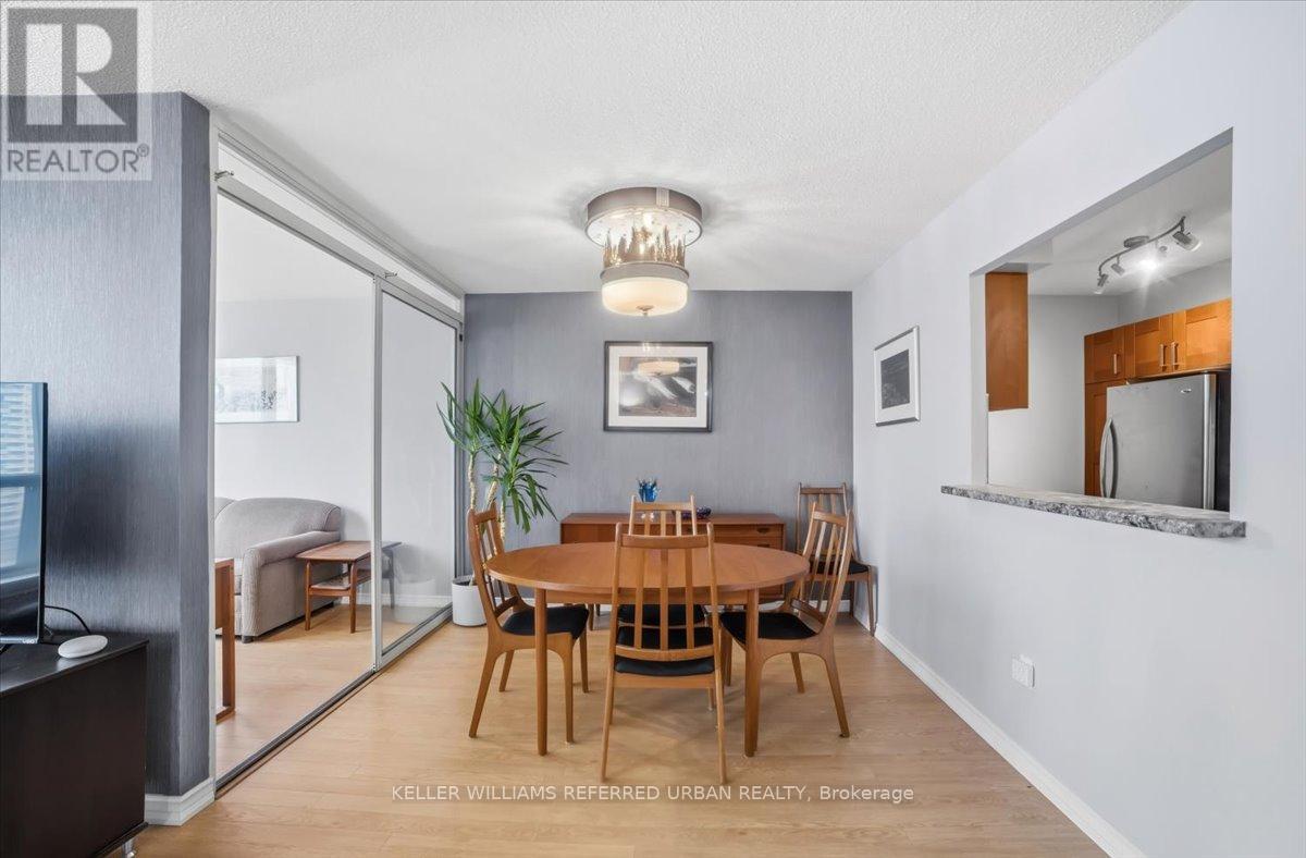 910 - 55 Elm Drive W, Mississauga, Ontario  L5B 3Z3 - Photo 7 - W12885612