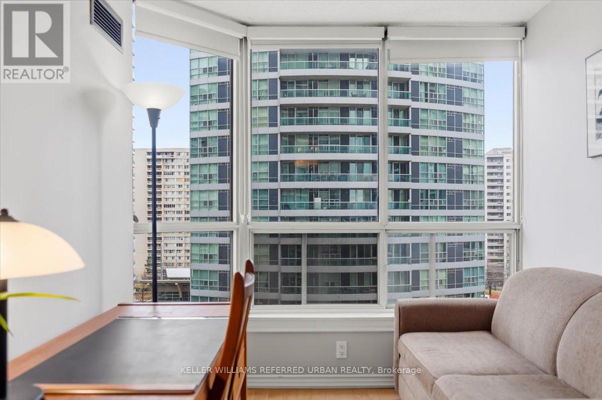 910 - 55 Elm Drive W, Mississauga, Ontario  L5B 3Z3 - Photo 9 - W12885612