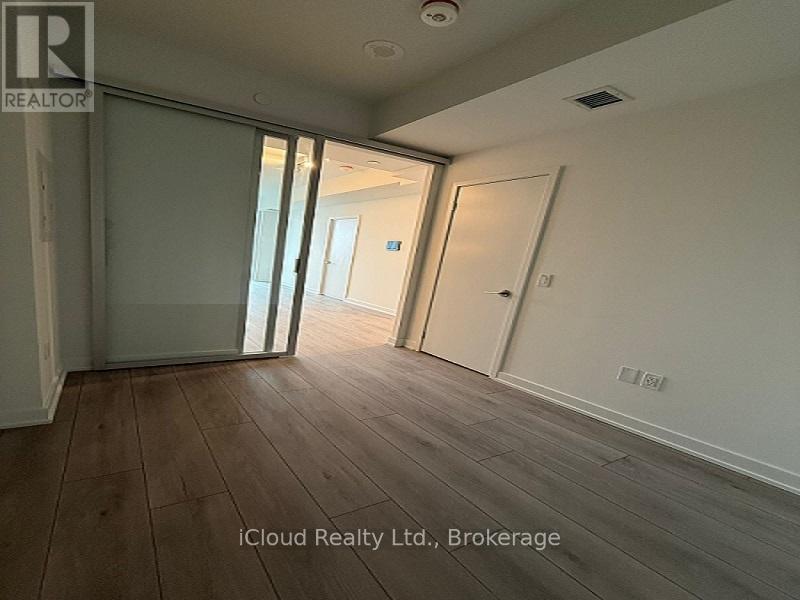 517 - 1 Fairview Road E, Mississauga, Ontario  L5A 0B4 - Photo 15 - W12885630