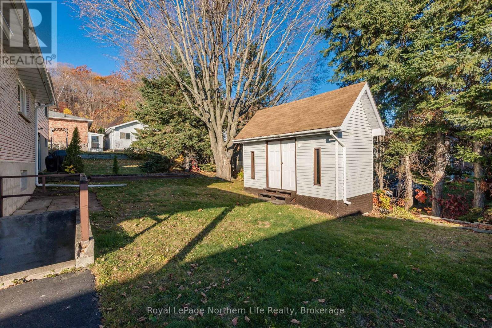 74 Belleview Crescent, North Bay, Ontario  P1B 8T7 - Photo 3 - X12885614