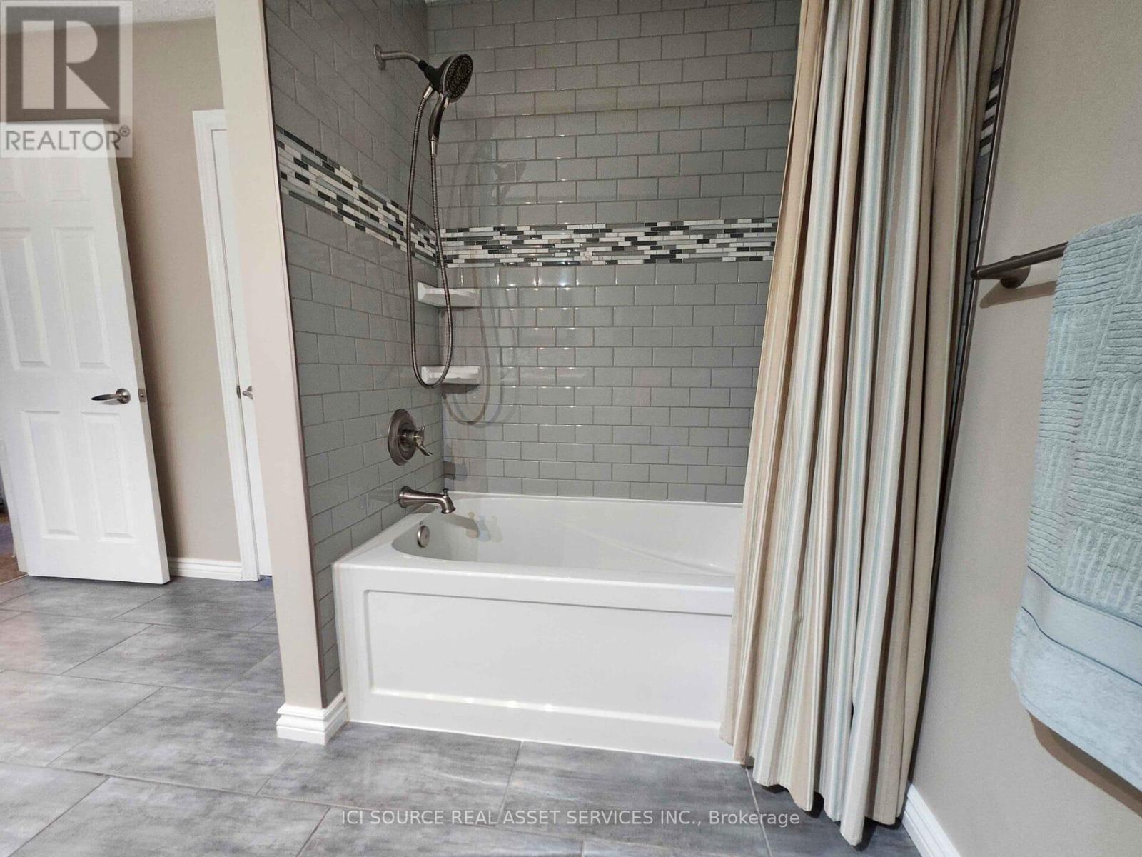 Unknown Address, ,    - Photo 14 - X12885624